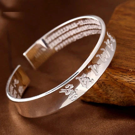 Vintage silver-plated bracelet with six-character true words and heart meridian opening design