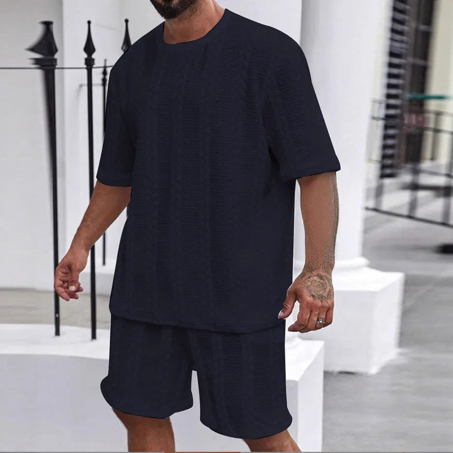 Men's knitted jacquard summer casual set with short-sleeve pullover and matching shorts in solid colour