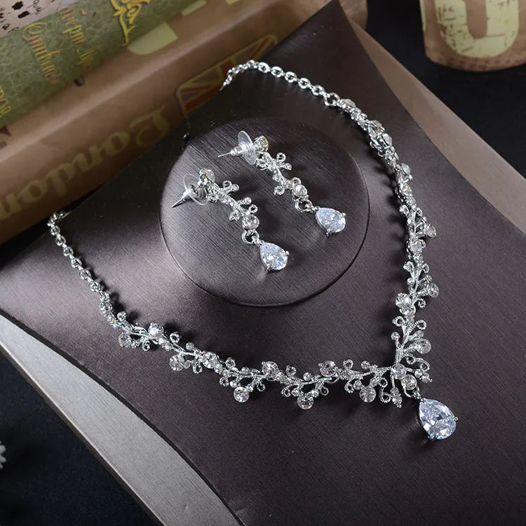 TL205 alloy zircon rhinestone bridal jewelry set with necklace and earrings on white background