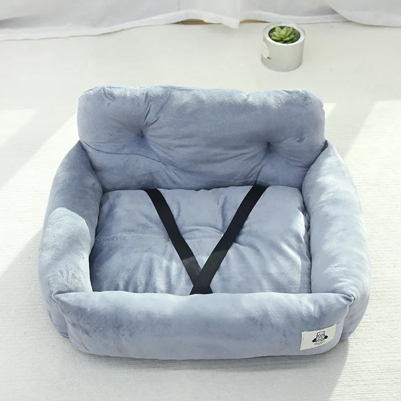Stain-resistant cloth dog car nest in grey or blue plaid, sizes 40cm or 55cm