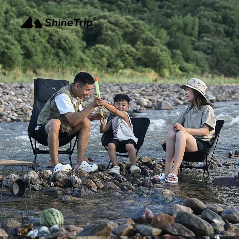 Lightweight aluminium alloy foldable outdoor moon chair in Army Green Oxford cloth