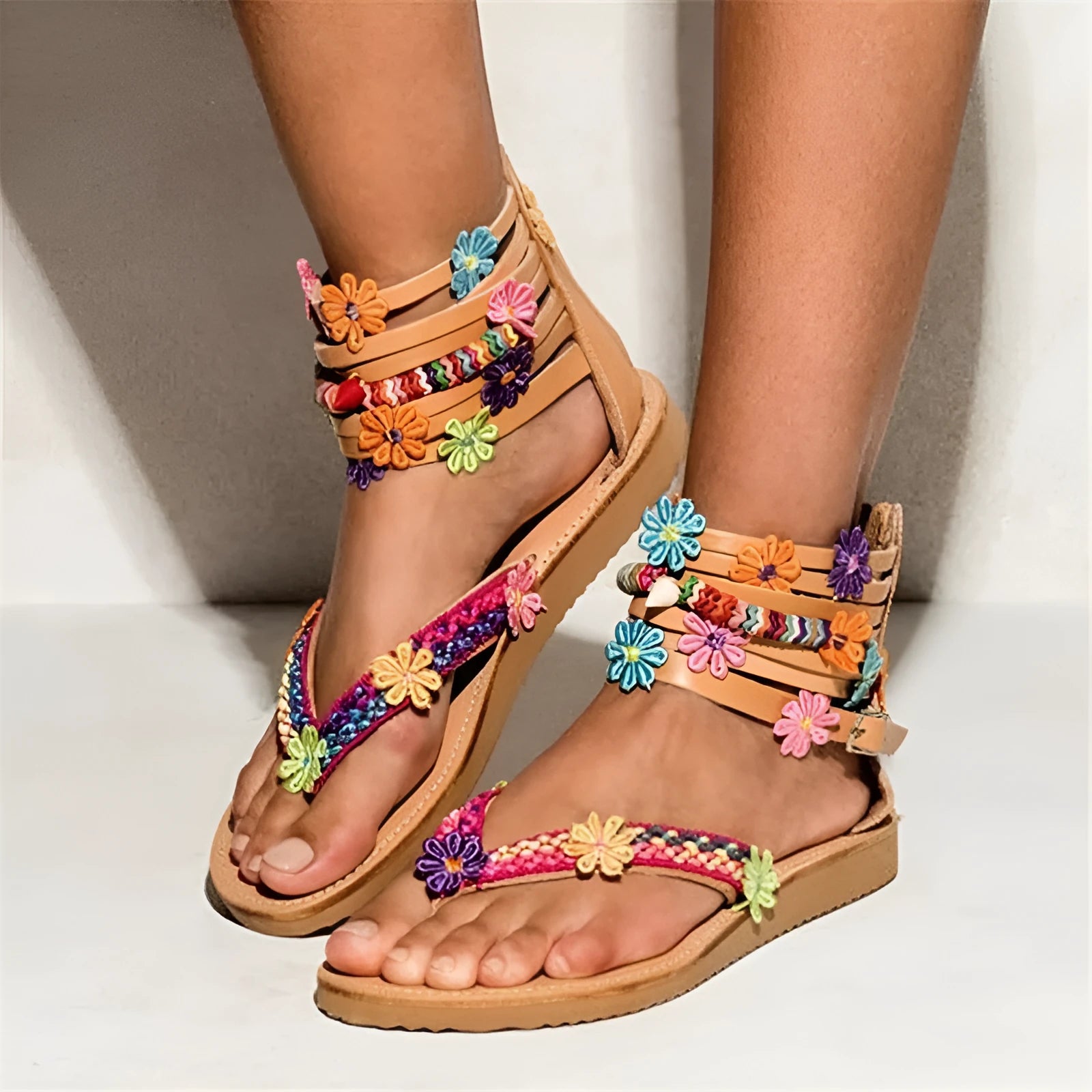 Women's ethnic beaded petal sandals with round toe and floral Roman shoe design