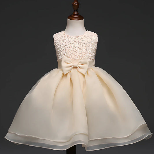 Baby girl wedding dress in pink with hook flowers, size 12 months, for full moon ceremonies