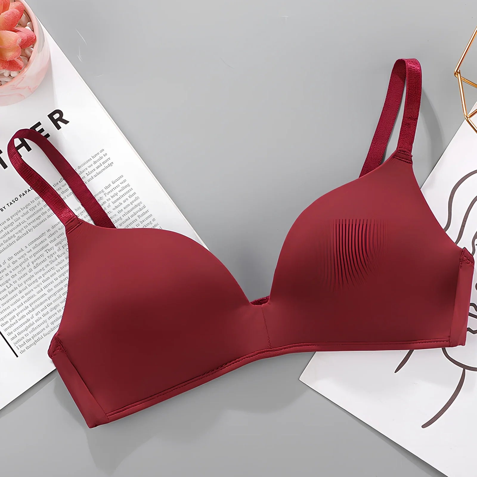 White breathable gather bra with detachable straps, 3/4 cup, seamless one-piece design for women