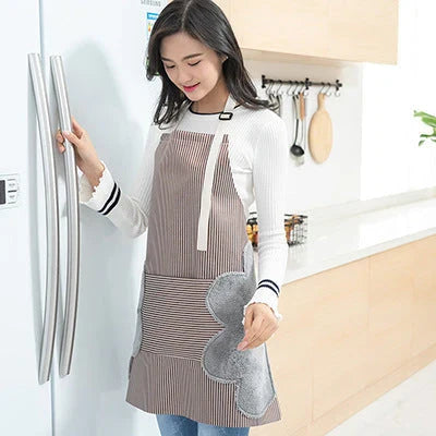 Versatile Oxford cloth apron with absorbent towel pockets, adjustable neck strap, and generous back ties - perfect for cooking, gardening, and grilling