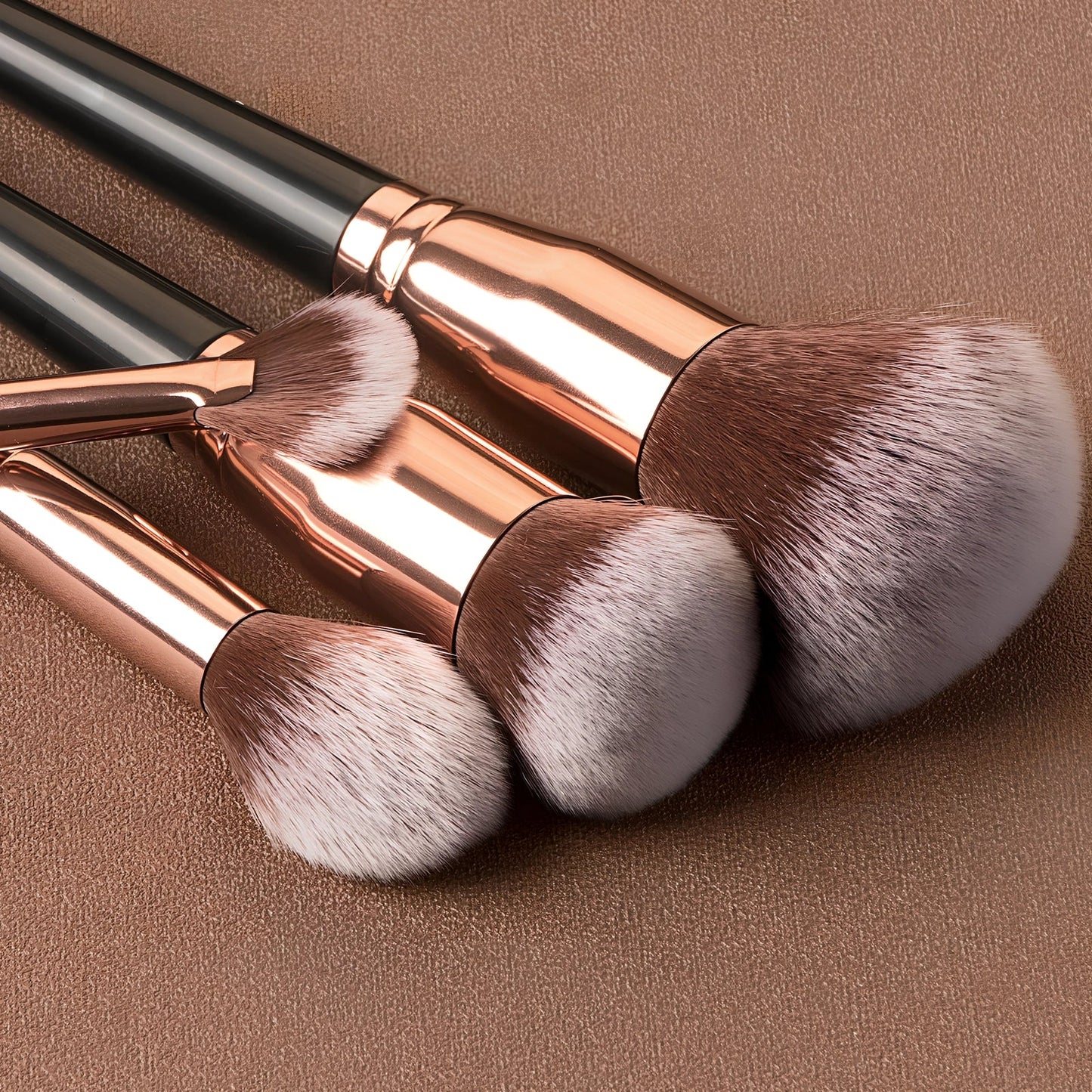 15-piece brown makeup brush set with 19cm lengths and 4cm man-made fibre eye shadow brush