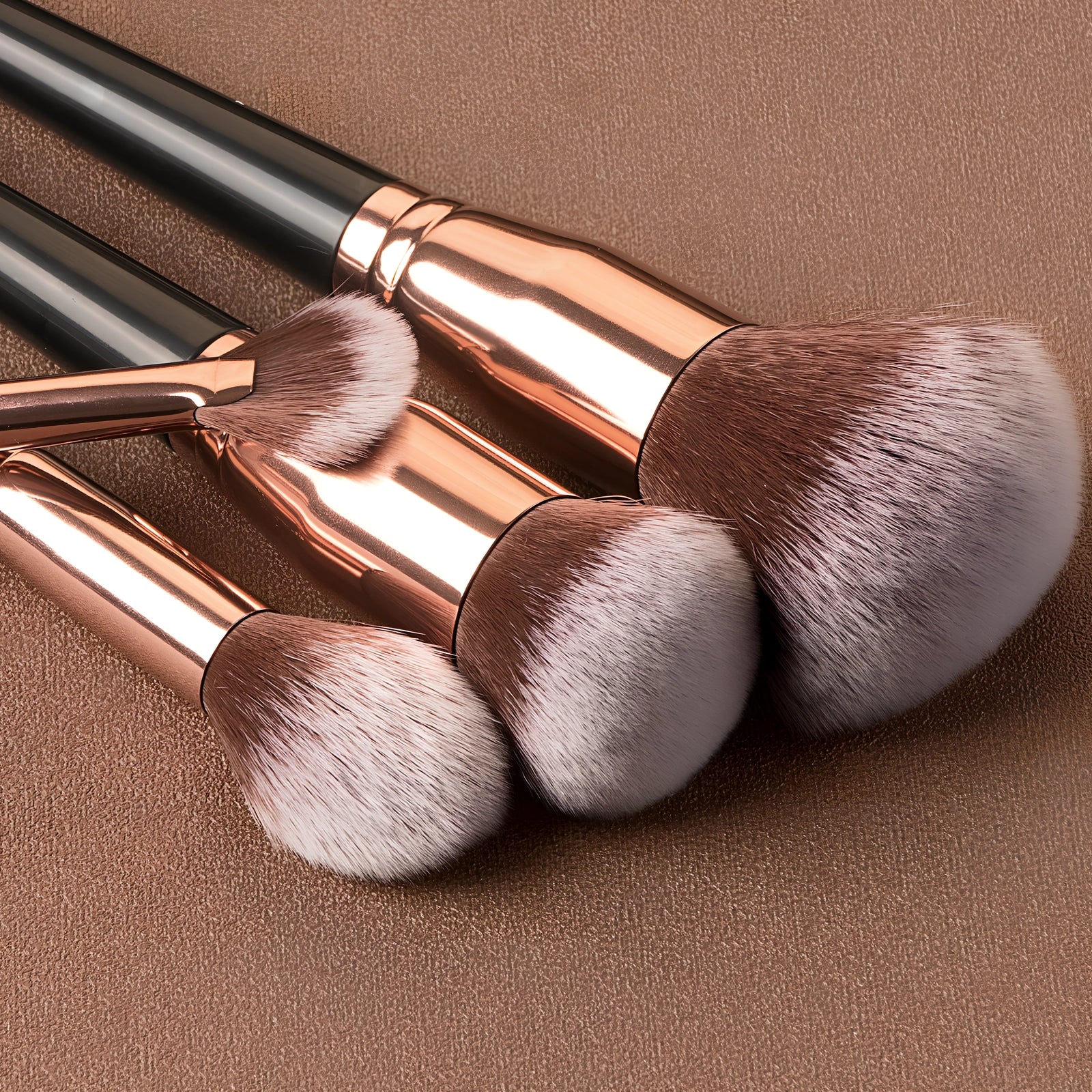 15-piece brown makeup brush set with 19cm lengths and 4cm man-made fibre eye shadow brush