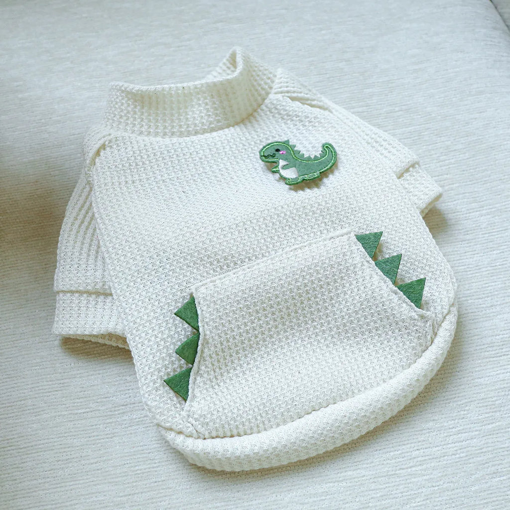 Casual pet sweater round-neck shirt in polyester with red heart design on white background
