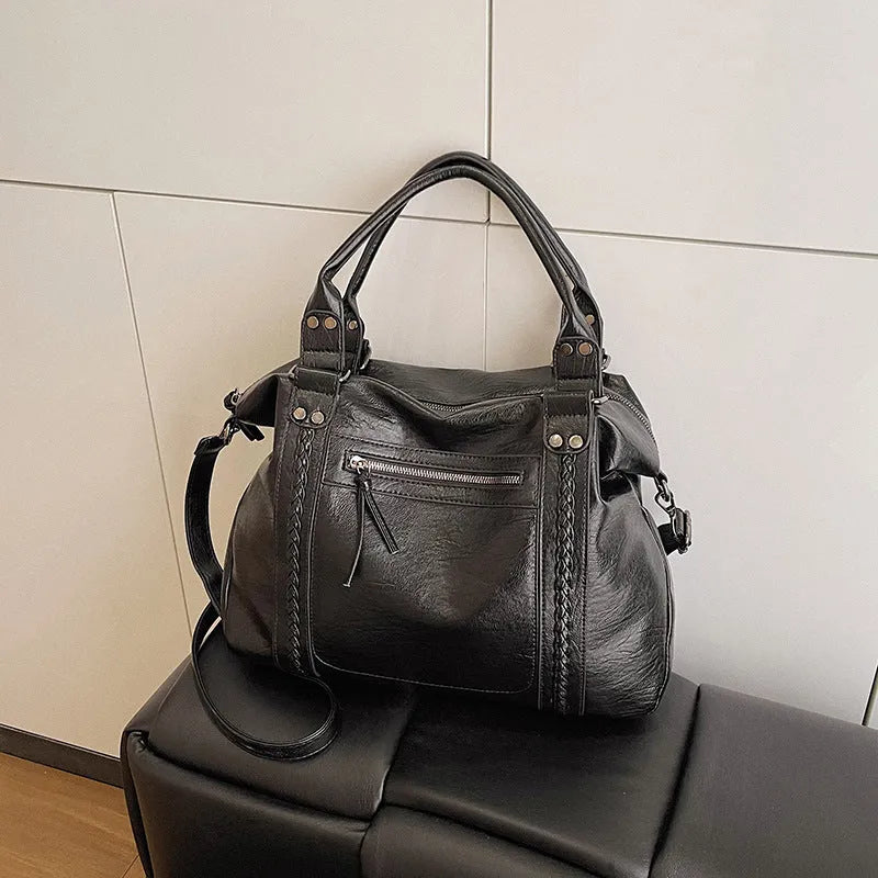 Women's retro trend shoulder crossbody bag in PU leather, black colour, 38x12x25cm, single strap, lightweight 0.6kg