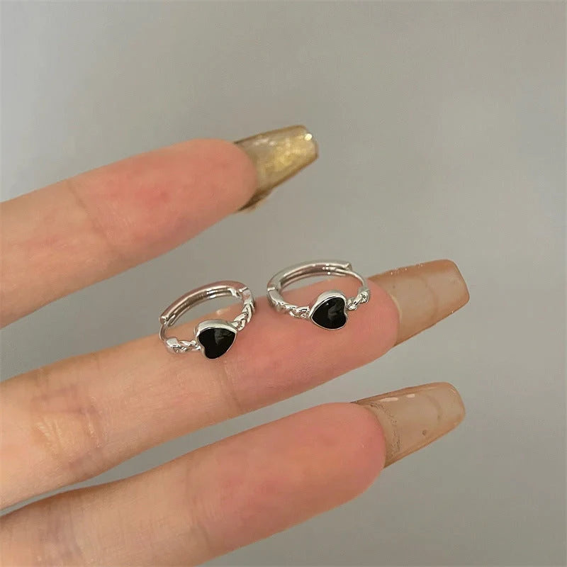 Black and red love heart earrings for women, alloy summer ear clips with geometric design