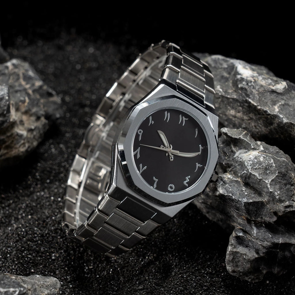 Men's business quartz watch with steel bracelet in black and silver colour options