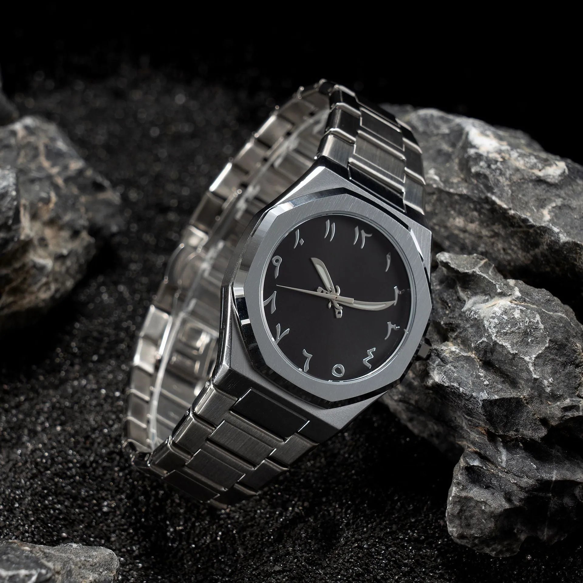 Men's business quartz watch with steel bracelet in black and silver colour options