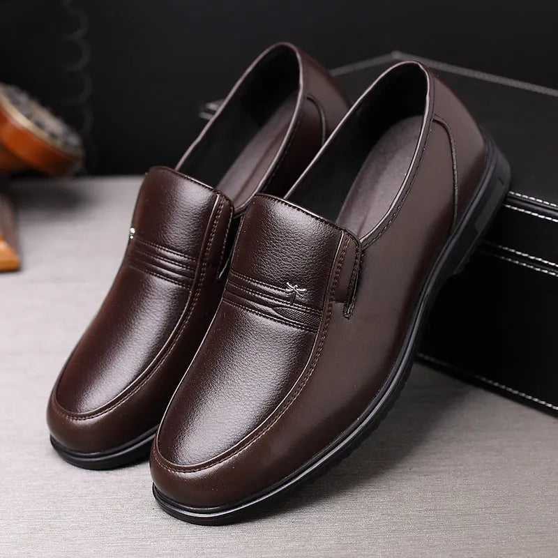 Men's business casual leather shoes with rubber sole, black colour, pointed head style, side view
