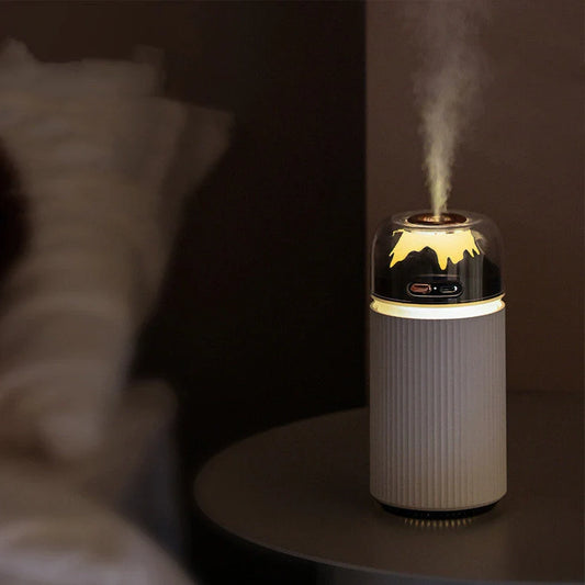 Round white car humidifier with USB cable, showing 80mm diameter and 166mm height dimensions