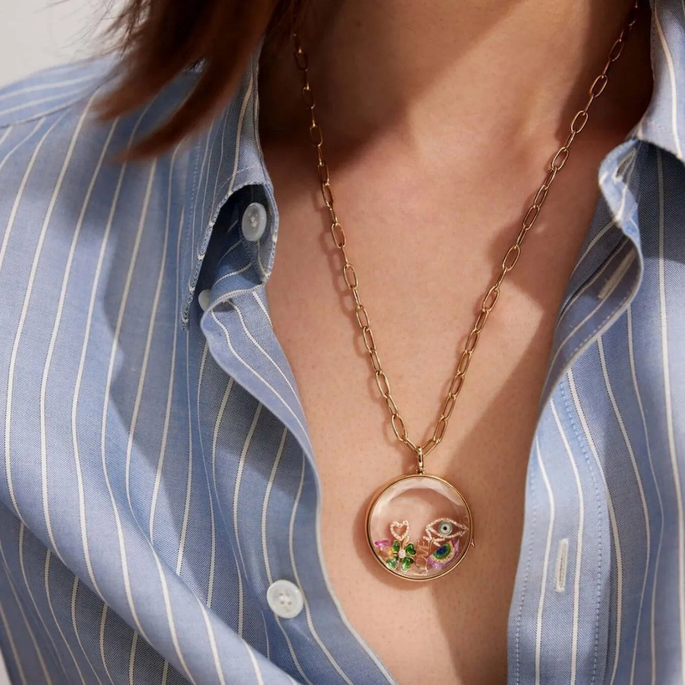 Small pendant necklace for women with heart-shaped mixed gem inlay on copper chain