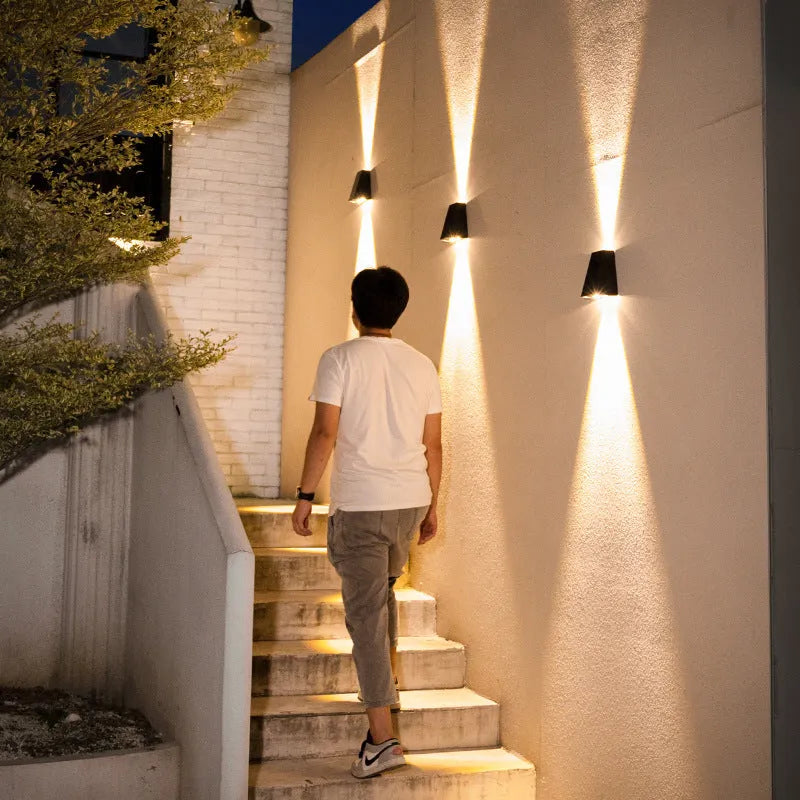 IP66 solar wall lamp with ABS housing and 2000mAh battery for outdoor corridor lighting