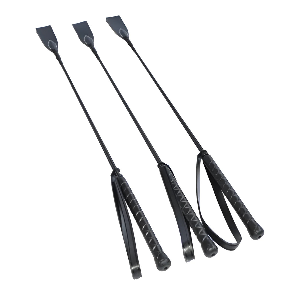 Short low carbon steel riding whip for obstacle training and rider use