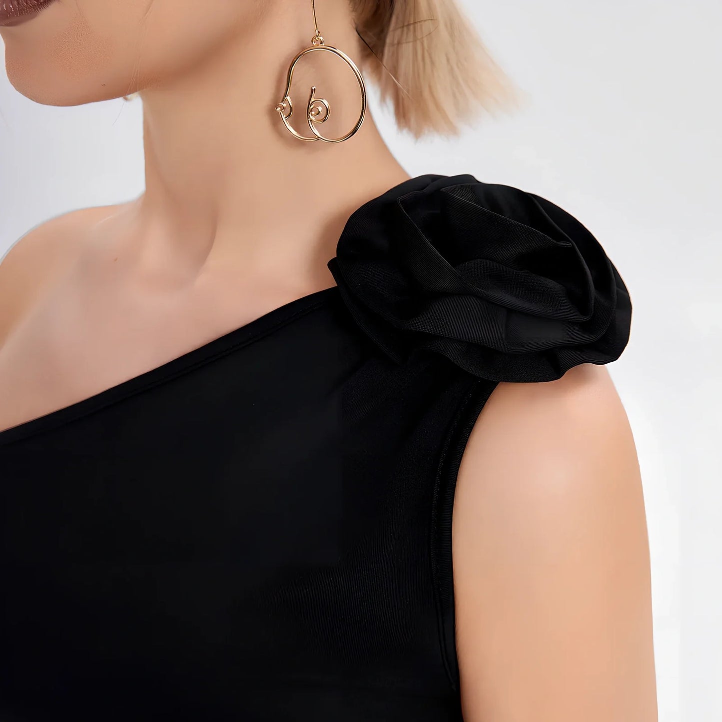 Black one-shoulder pleated flaperon vest top with three-dimensional rose detail, 25cm length size S, 95% polyester stretch fabric