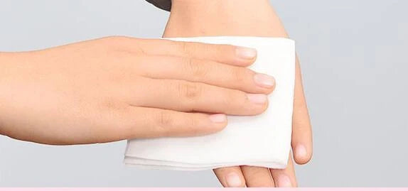 Pack of 80 thick, super soft non-irritating baby wipes, perfect for sensitive skin