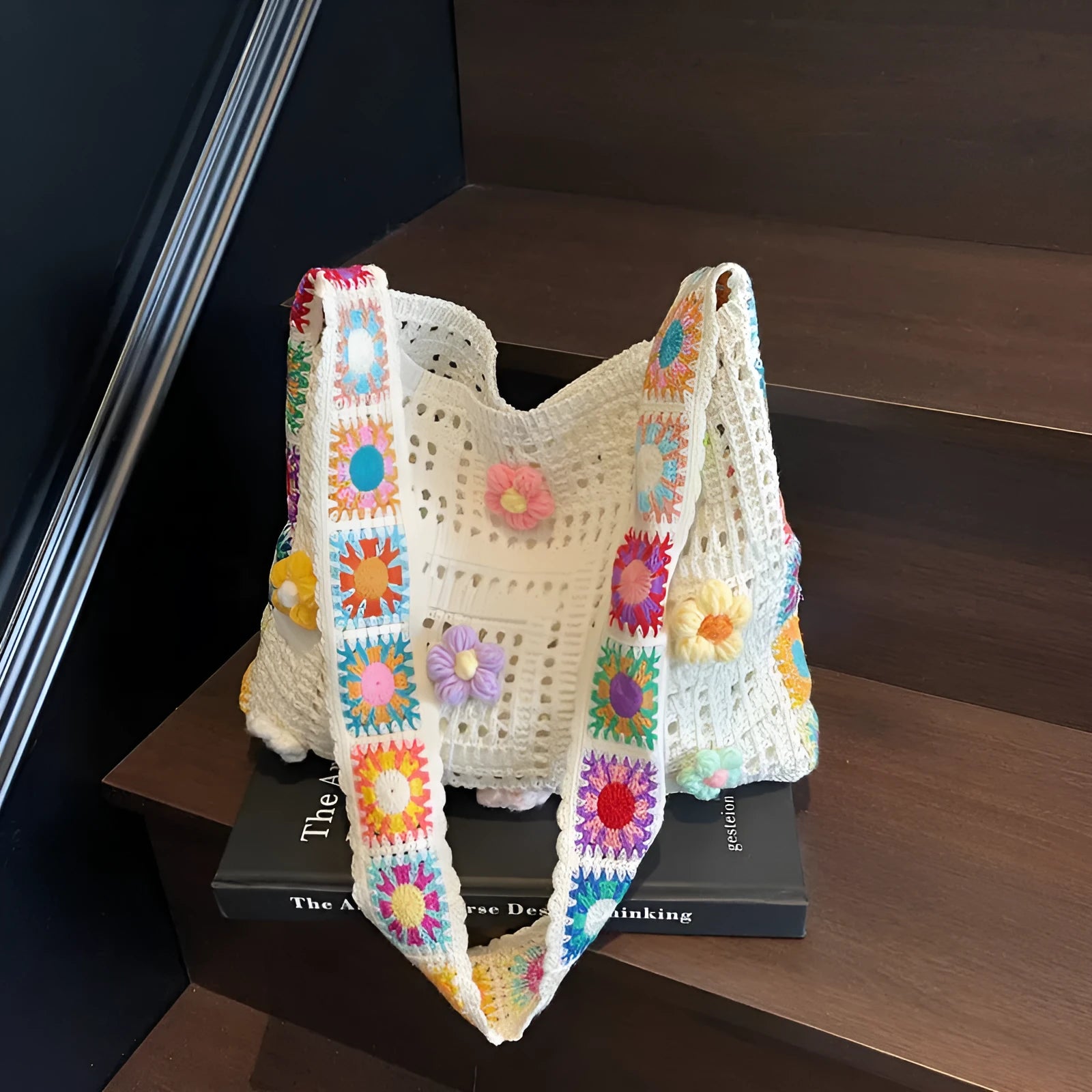 Casual woven beach shoulder bag in polyester material with hollow knitted construction