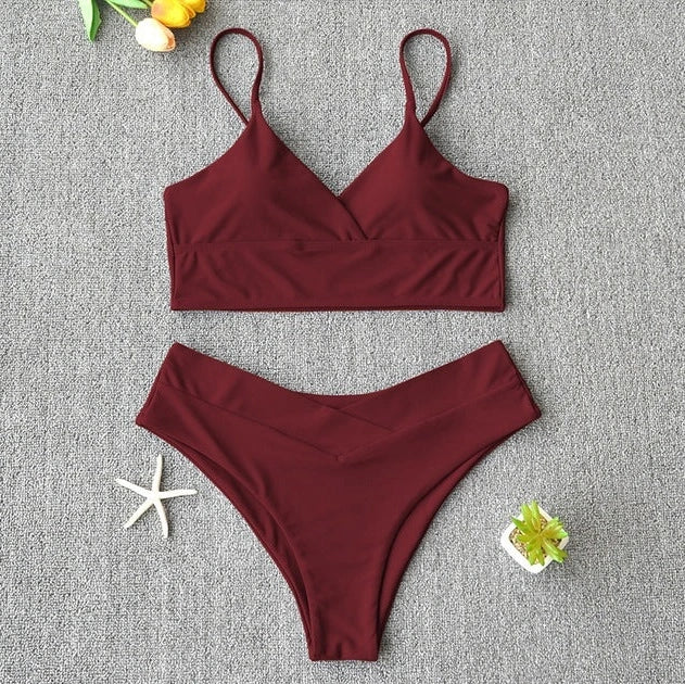 Women's two-piece swimsuit in rose red with polypropylene fibre fabric that resists chlorine