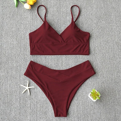 Women's two-piece swimsuit in rose red with polypropylene fibre fabric that resists chlorine