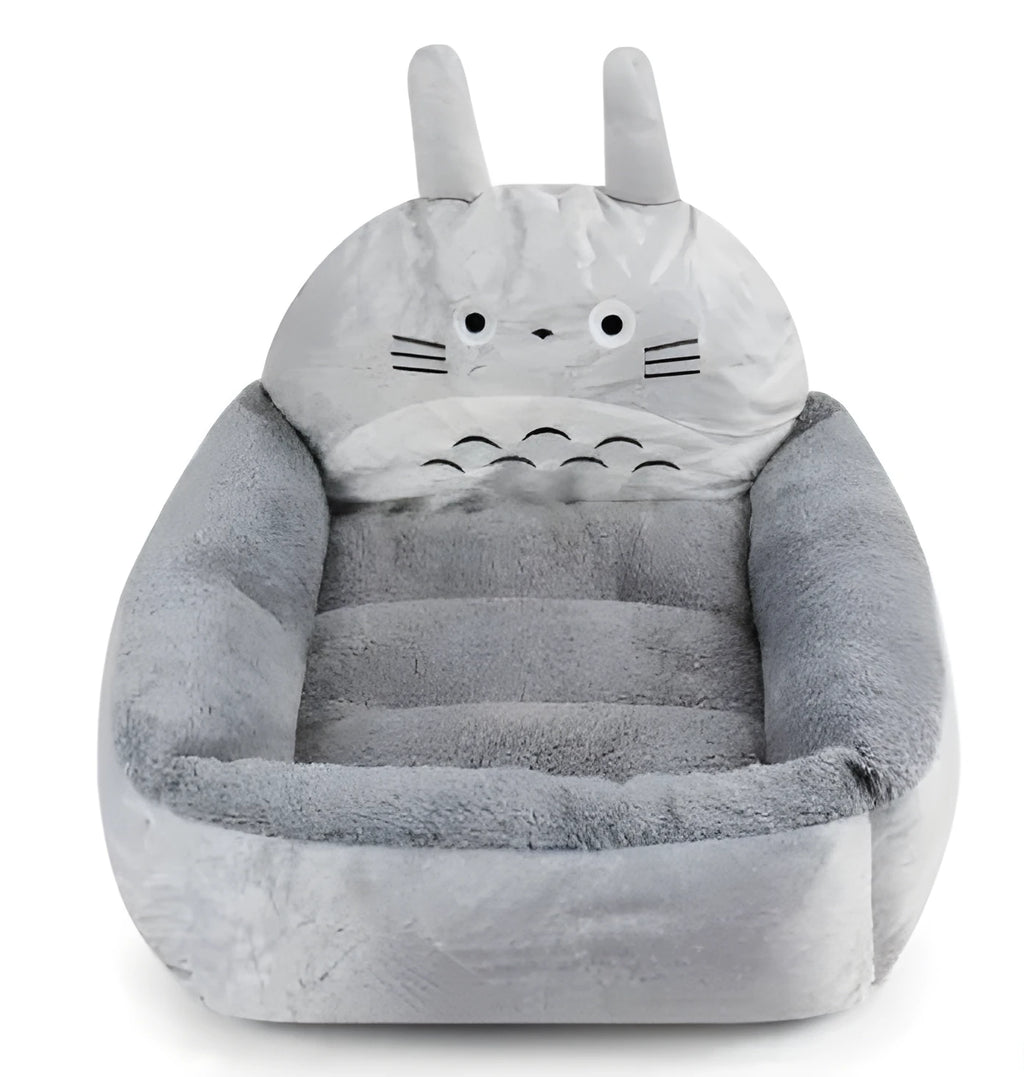 Warm plush pet kennel mat with dog head style, small size 40x50cm, on a wooden floor