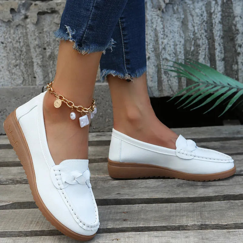 Women's flat shoes with woven PU upper, round toe, low heel, available in solid colours for spring autumn.