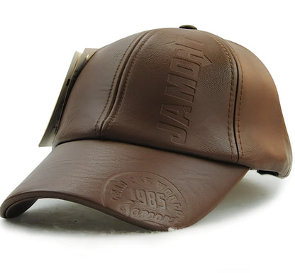 Autumn winter baseball cap in black with adjustable snapback, wool blend for outdoor use, 12 cm crown and 7 cm brim