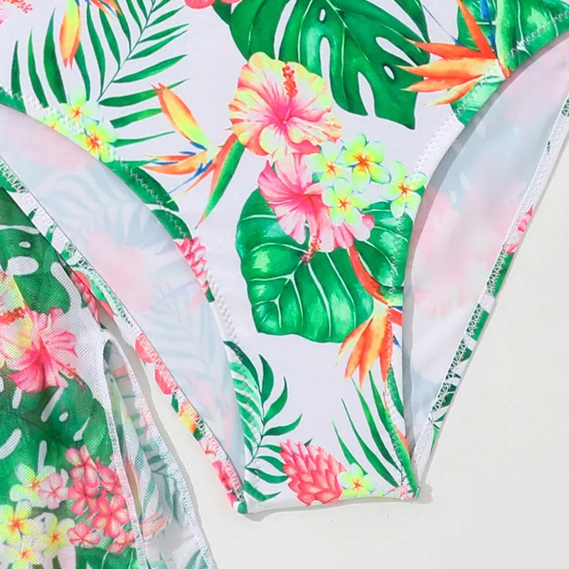 Girls' two-piece swimsuit with Korean floral pattern in polyester fabric