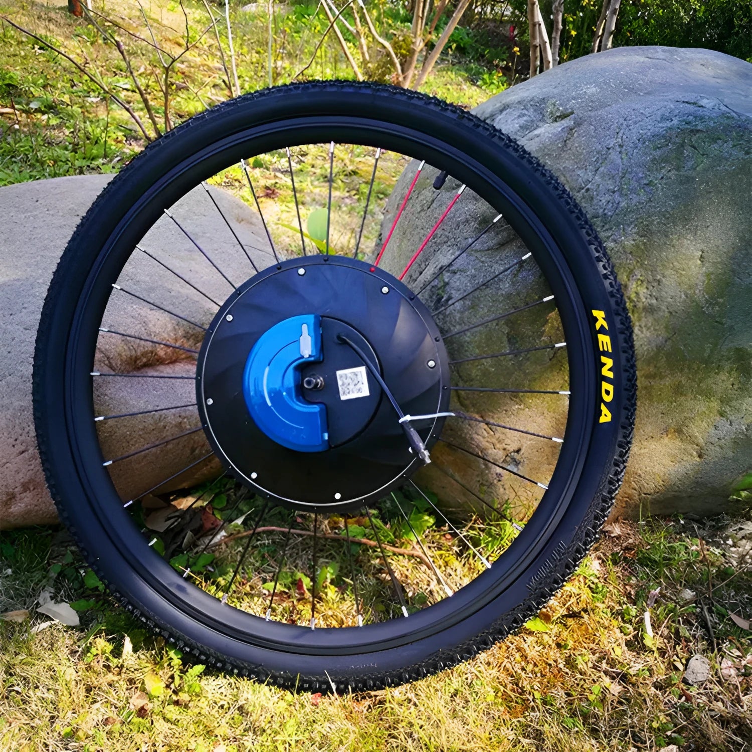 Yunzhilun bicycle electric conversion kit showing alloy hub motor wheel, lithium battery pack, and charger for 26-inch bikes.