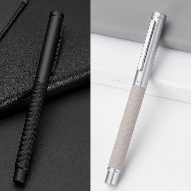Metal fountain pen in gift box with titanium-plated iridium gold nib, rotary ink absorber, black body, 0.5mm nib