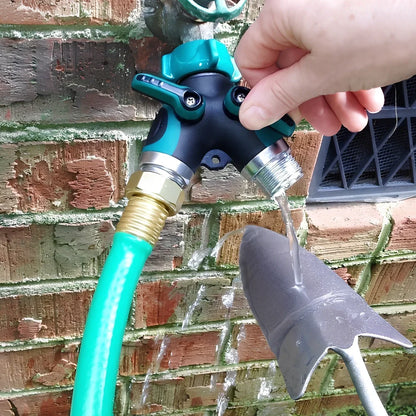 Green Y-type double-pass splitter, 94x91x55mm plastic body with zinc alloy outlets and seals for garden hose connections