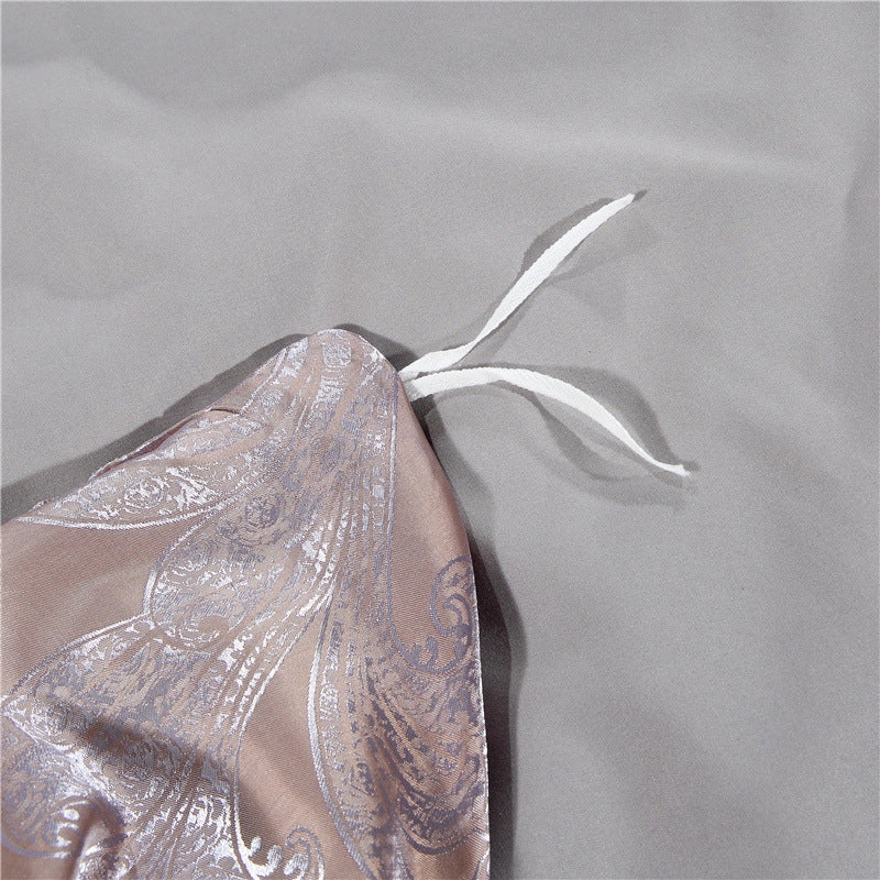 Four-piece jacquard bedding set in vibrant colours, made from durable polyester fibre