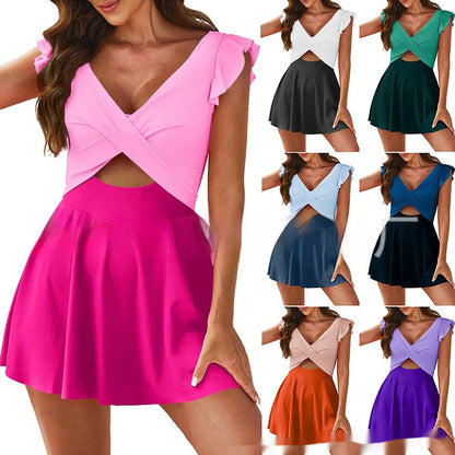 Conservative colour contrast patchwork swimsuit for women in one-piece design with sleeveless cut