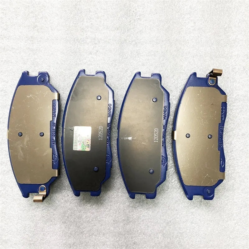 Aiteng Kyron Rester brake pad and metal accessories set with part numbers 4813009A10 and 4813008BA0.