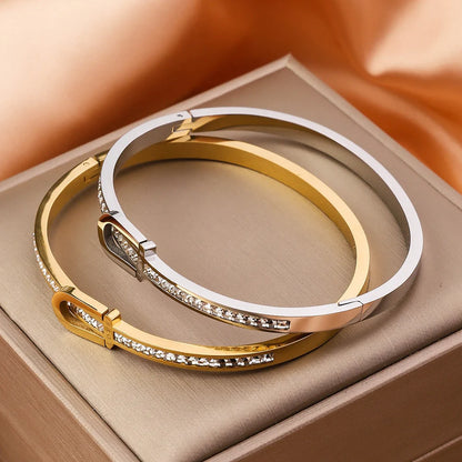 Gold-plated stainless steel bracelet with unique design for women