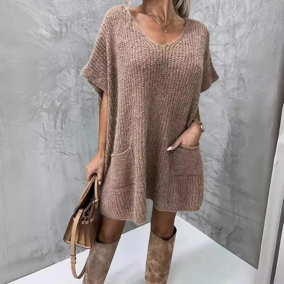 Loose fit V-neck long sleeve pullover top in deer velvet fabric with pockets, black colour