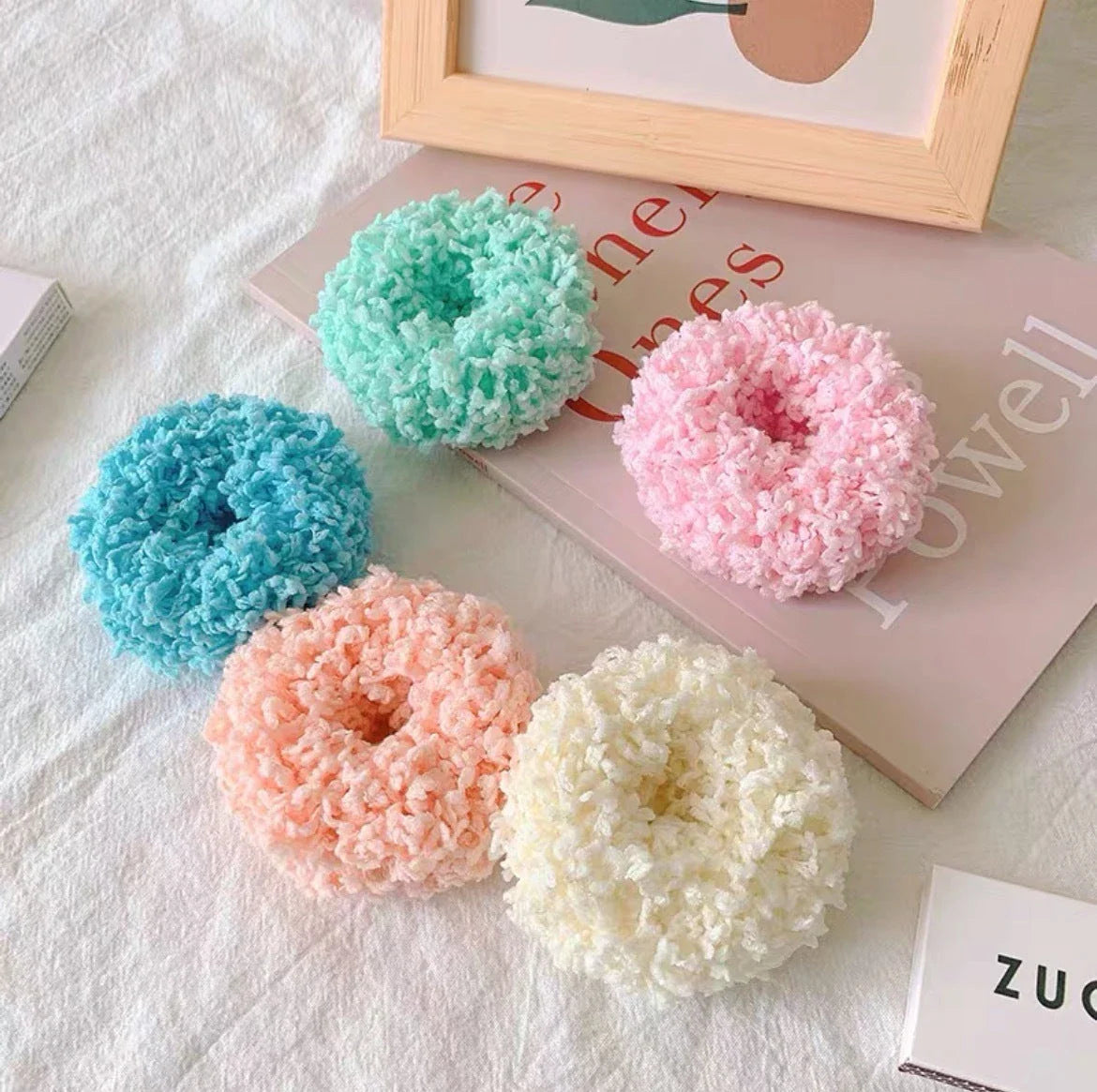Korean style luminous hair circle plush head rope lady cloth hair tie in various colours