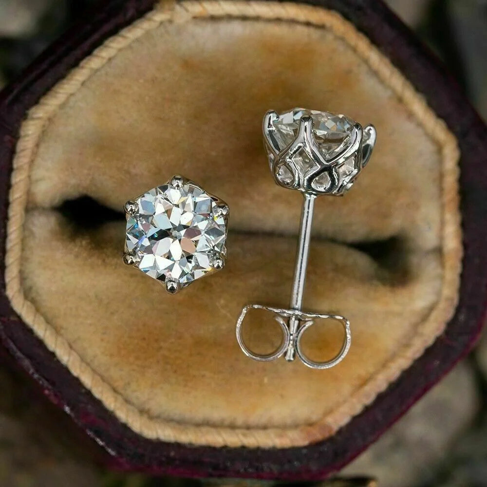 Classic six-claw single diamond zircon ear studs in white gold color