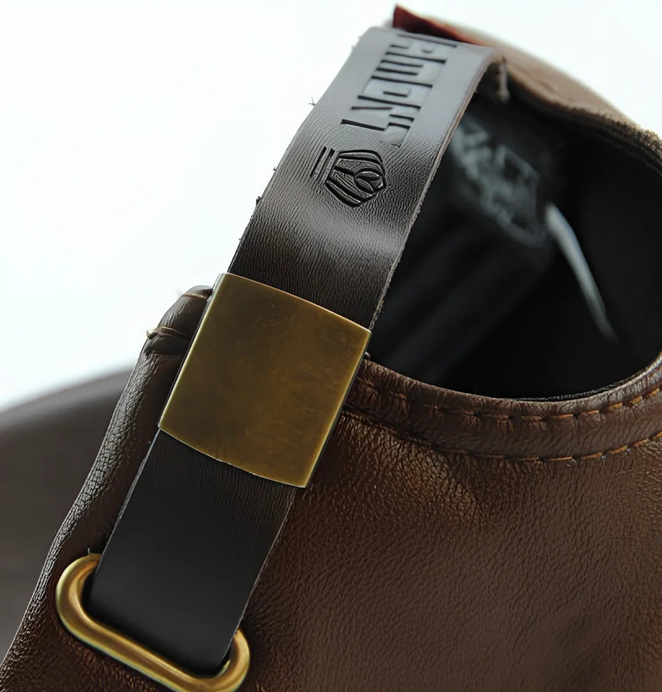 Autumn winter baseball cap in black with adjustable snapback, wool blend for outdoor use, 12 cm crown and 7 cm brim