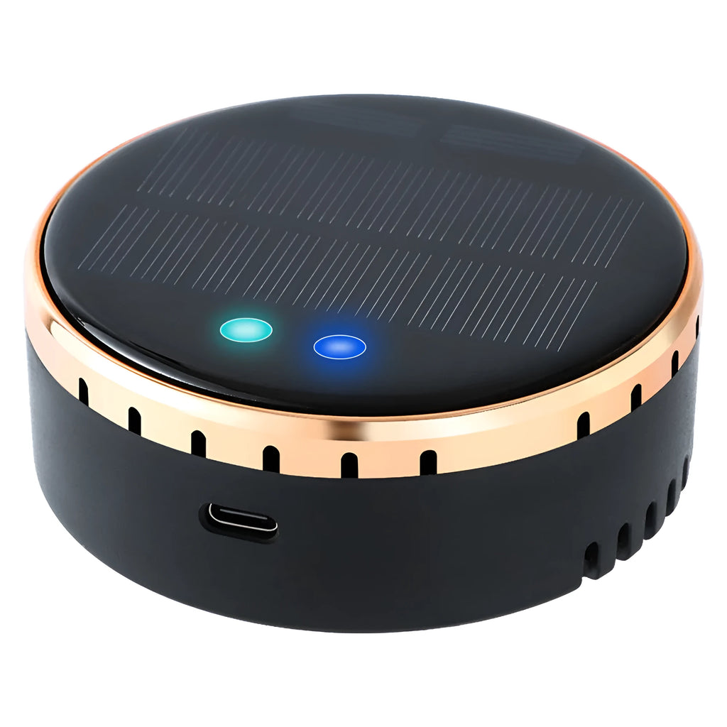 Solar-powered car air humidifier mounted in vehicle air conditioning outlet