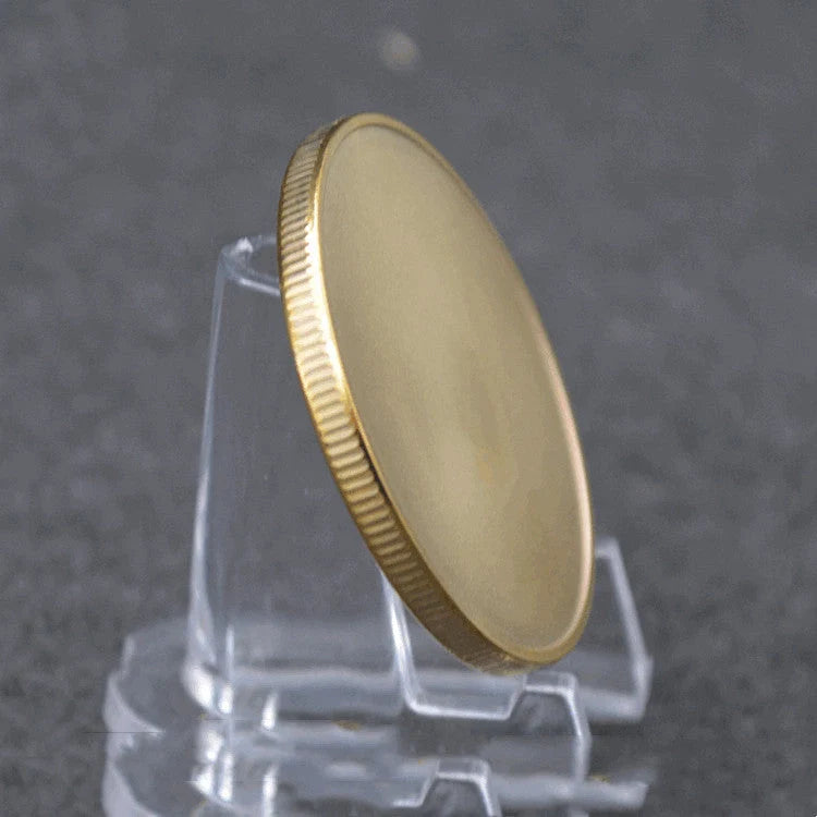 Zinc alloy electroplated collectible coins in gold and silver, 4cm diameter