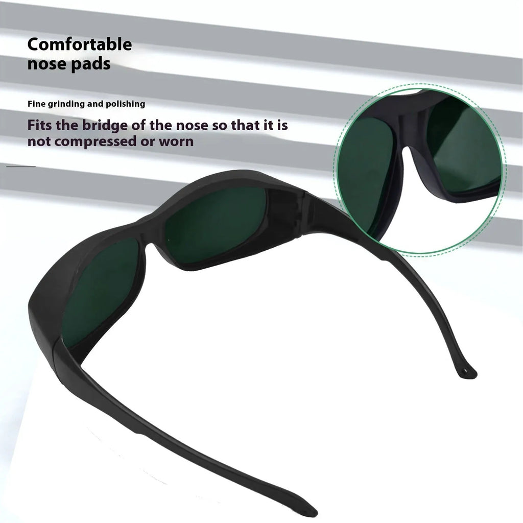 PC laser protection goggles for 200-2000nm optical radiation, includes cleaning cloth.