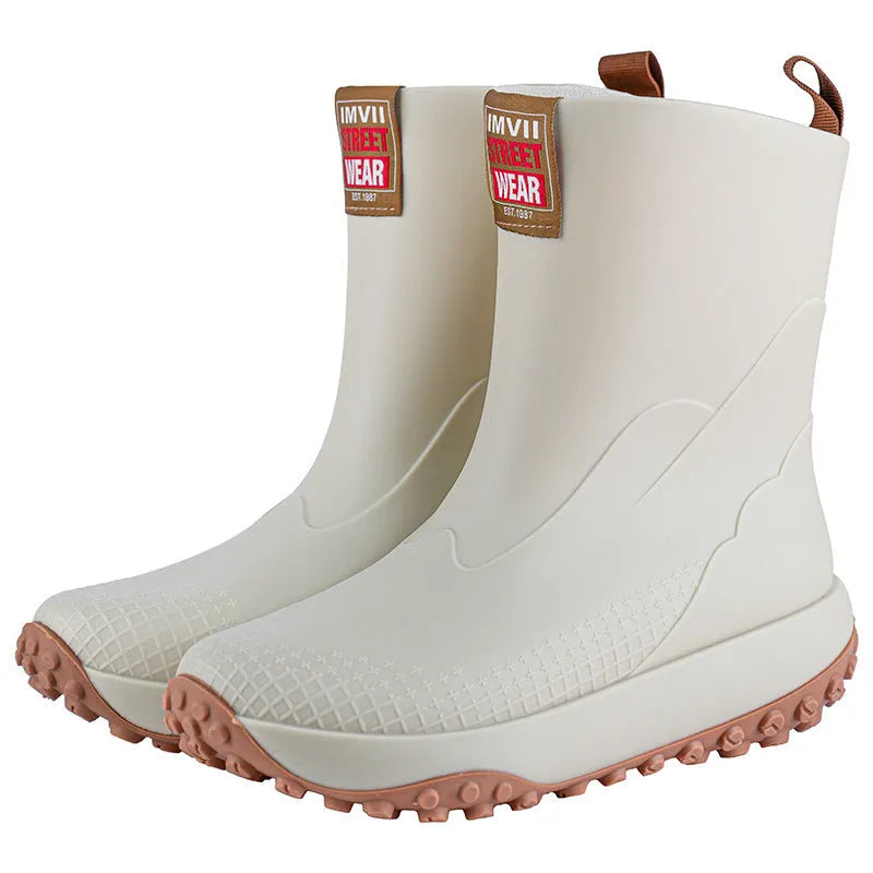 Men's PVC rain boots in four colours with plastic non-slip sole and mid-low tube design