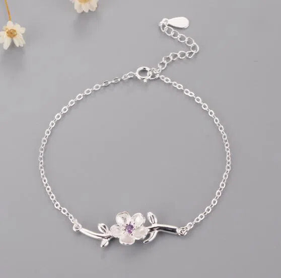 Three piece jewellery bundle set in Dazzle Box style with matching pieces on display