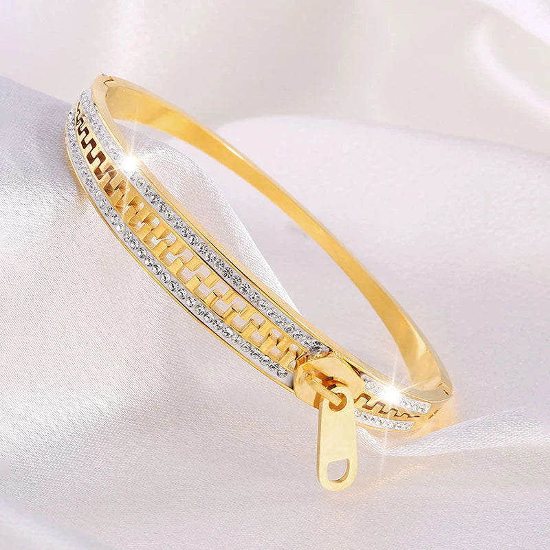 Titanium steel zipper bracelet for girls with unique niche design in golden and silver finishes