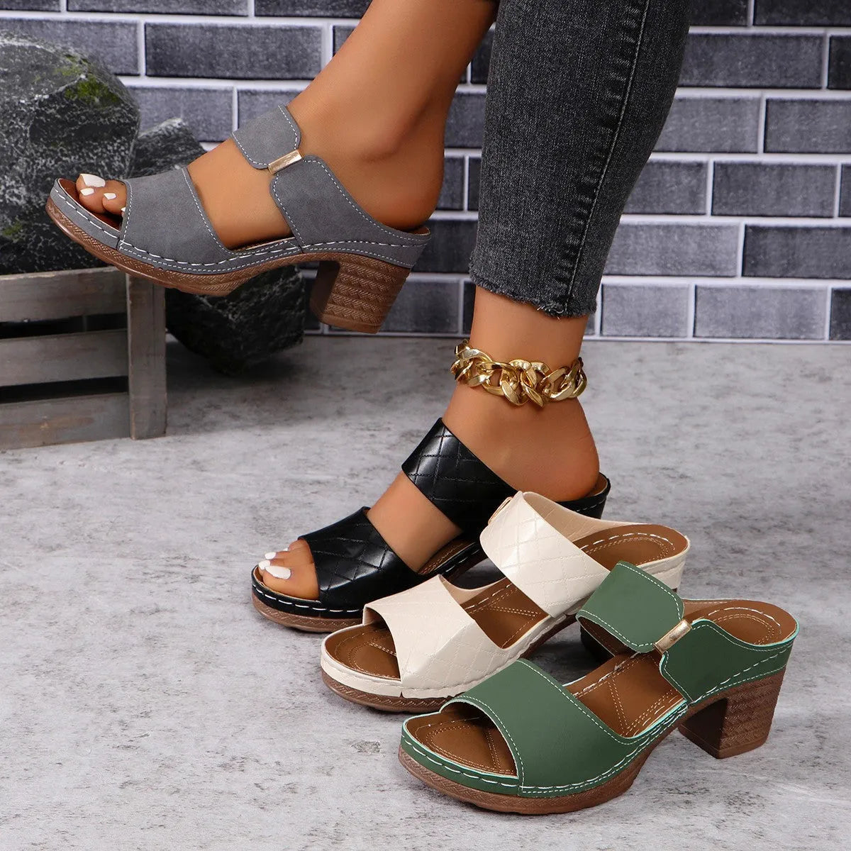 Chunky heel plaid slides sandals for women in beige with PU upper and rubber sole