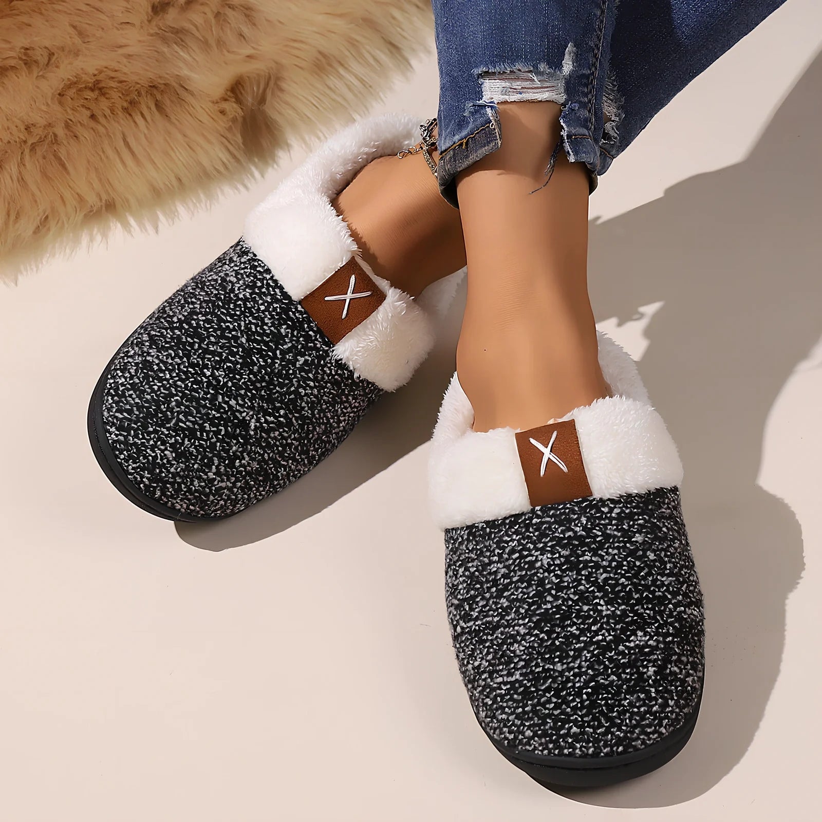 Winter plush slippers with thick sole and anti-slip pattern in burgundy colour