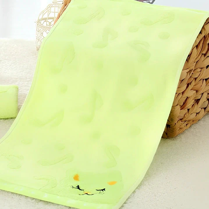 Bamboo fiber kitten face bath towel 25x50cm in blue with playful print